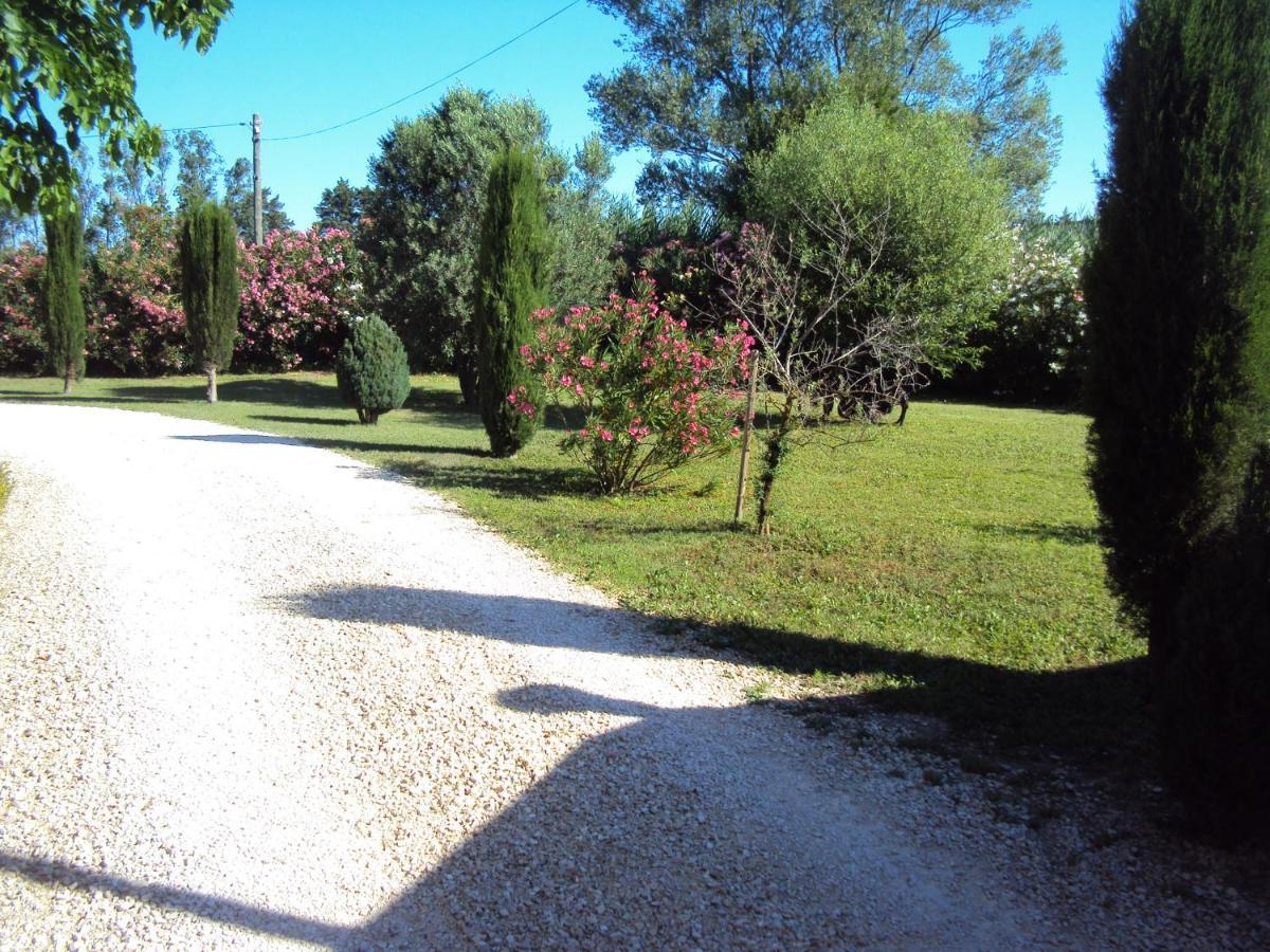 B&B La Douloire Pernes-les-Fontaines Exterior photo